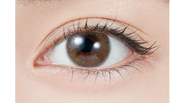 カラーコンタクトレンズ、TOPARDS ルチルドロップ | 1dayを装用した状態の目のアップ画像