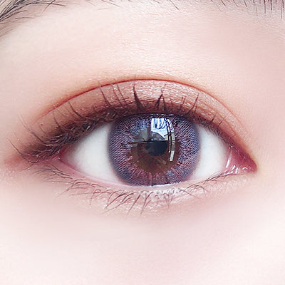 カラーコンタクトレンズ、AND MEE オーロラ | 1monthを装用した状態の目のアップ画像