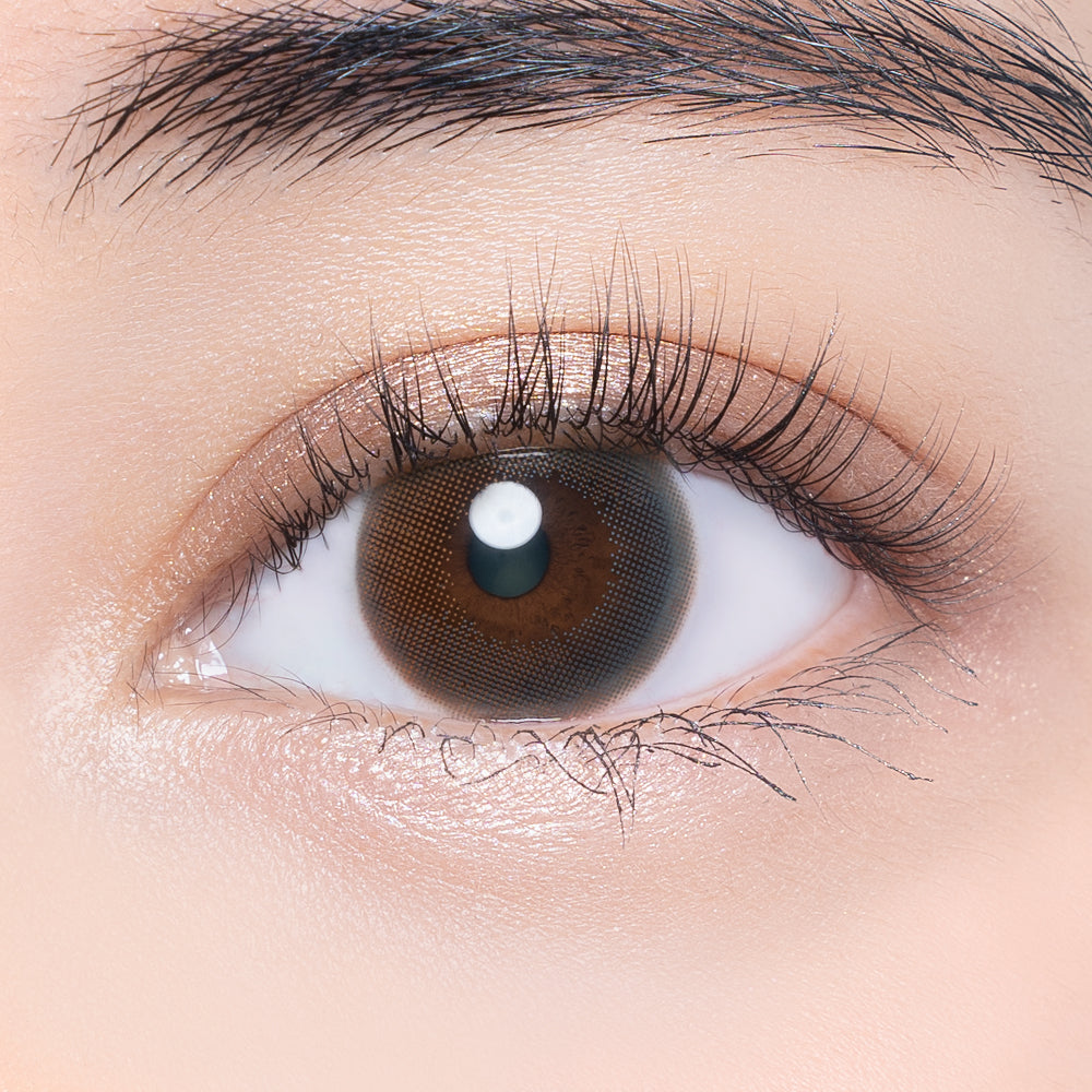 カラーコンタクトレンズ、VNTUS ナイトヴェール | 1dayを装用した状態の目のアップ画像