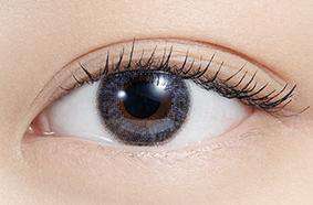 カラーコンタクトレンズ、N’s COLLECTION ココナッツ | 1dayを装用した状態の目のアップ画像