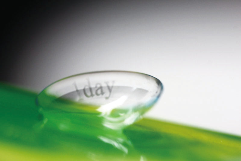 カラーコンタクトレンズ、Neo Sight クリアレンズ BC8.6mm | 1dayを装用した状態の目のアップ画像