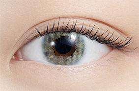 カラーコンタクトレンズ、N’s COLLECTION さば定食 | 1dayを装用した状態の目のアップ画像