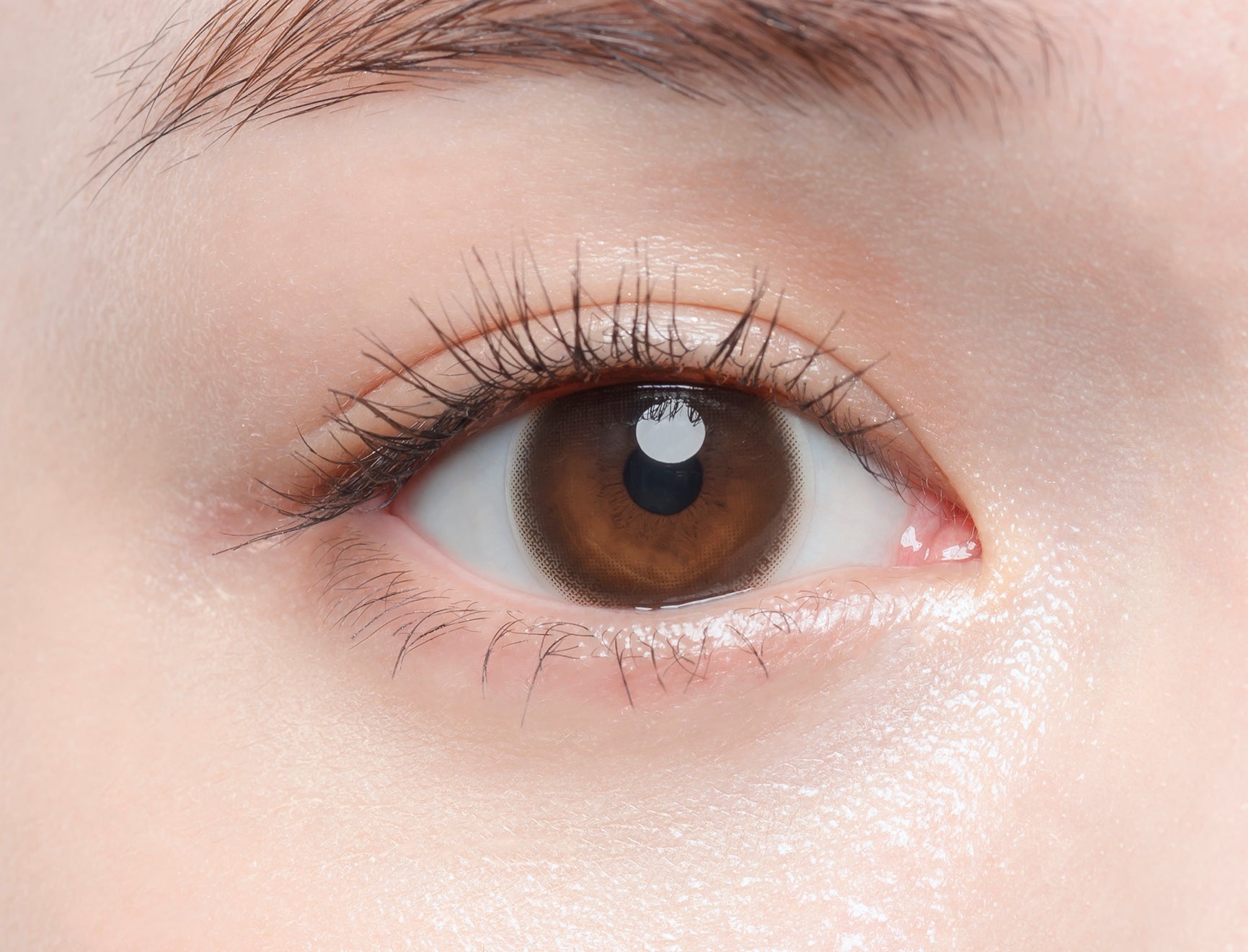 カラーコンタクトレンズ、Chu's me マロンラテ | 1dayを装用した状態の目のアップ画像