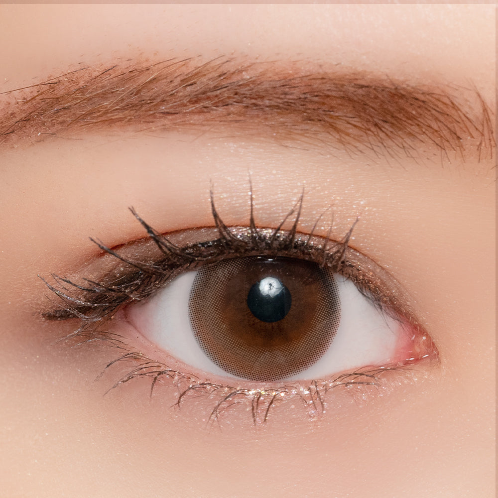 カラーコンタクトレンズ、Lemieu ムーンメルツ | 1dayを装用した状態の目のアップ画像