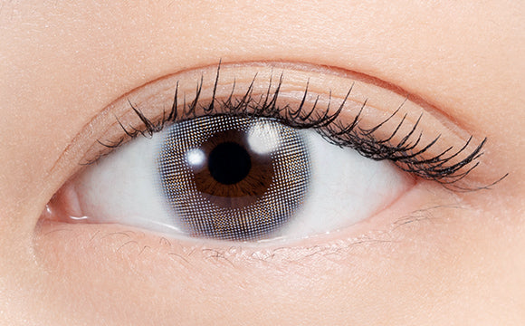 カラーコンタクトレンズ、N’s COLLECTION 玉こんにゃく | 1dayを装用した状態の目のアップ画像